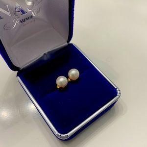 Akoya cultured 6mm pearl stud earrings